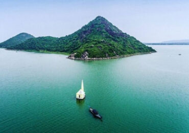 Chilika Lake the largest coastal lagoon in India and the second largest in the world | Banasri Tourism Private Limited | banasri.in