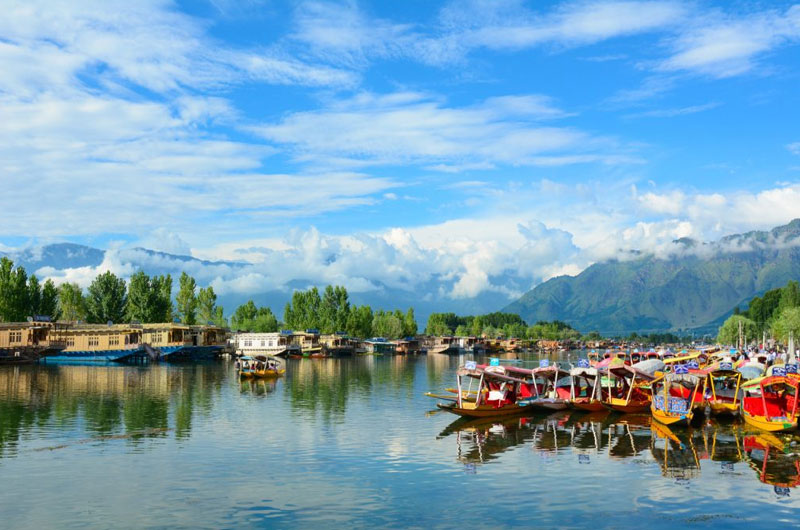 Dal Lake Srinagar | Banasri Tourism Private Limited | banasri.in