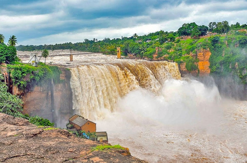 Gokak Falls is situated near the town of Gokak in the Belagavi district | Banasri Tourism Private Limited | banasri.in