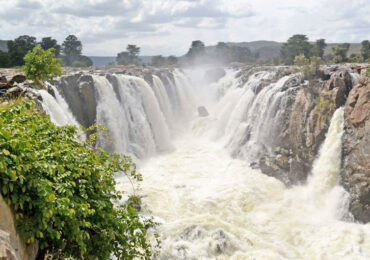 Hogenakkal Falls is formed by the Kaveri River | Banasri Tourism Private Limited | banasri.in