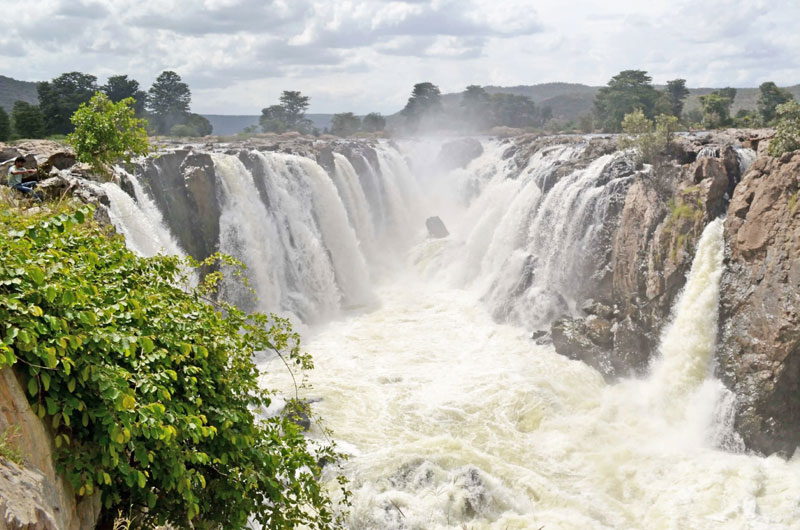 Hogenakkal Falls is formed by the Kaveri River | Banasri Tourism Private Limited | banasri.in