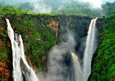 Jog Falls is located in the Shimoga district of Karnataka | Banasri Tourism Private Limited | banasri.in