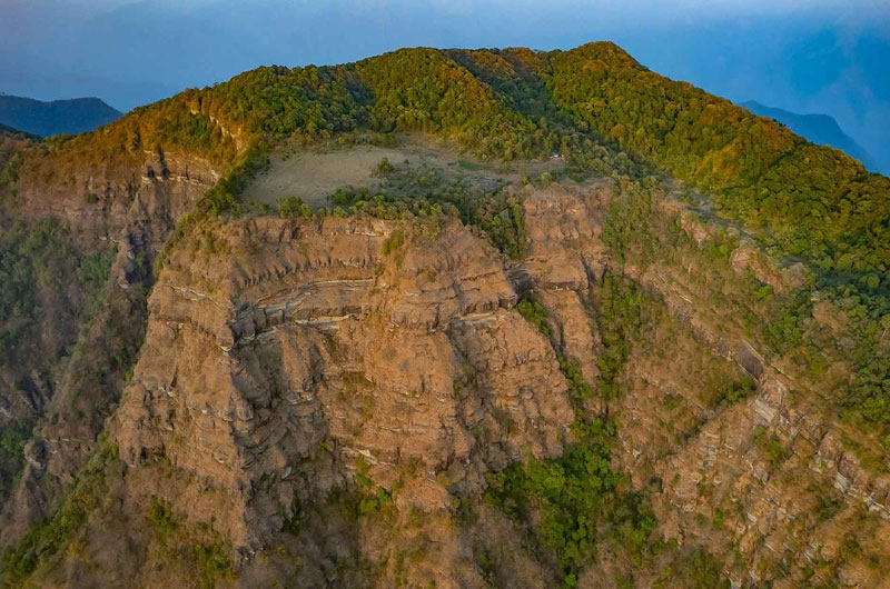 Phawngpui Peak stands as a prominent symbol of Mizoram’s natural and cultural heritage | Banasri Tourism Pvt Ltd | banasri.in