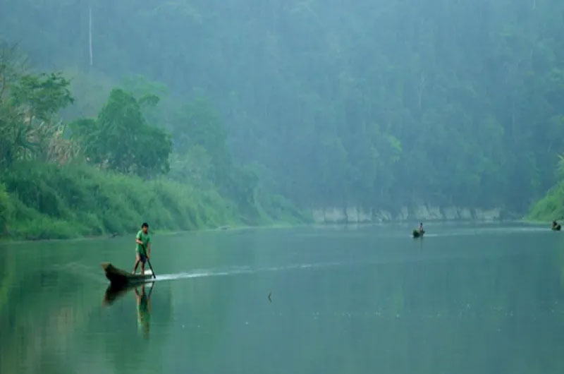 Zeilad Lake is a picturesque lake surrounded by natural beauty. | Banasri Tourism Pvt Ltd | banasri.in